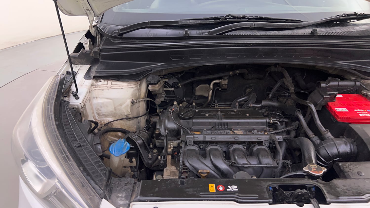 Used 2018 Hyundai Creta SX 1.6 AT Petrol Petrol Automatic engine ENGINE RIGHT SIDE HINGE & APRON VIEW