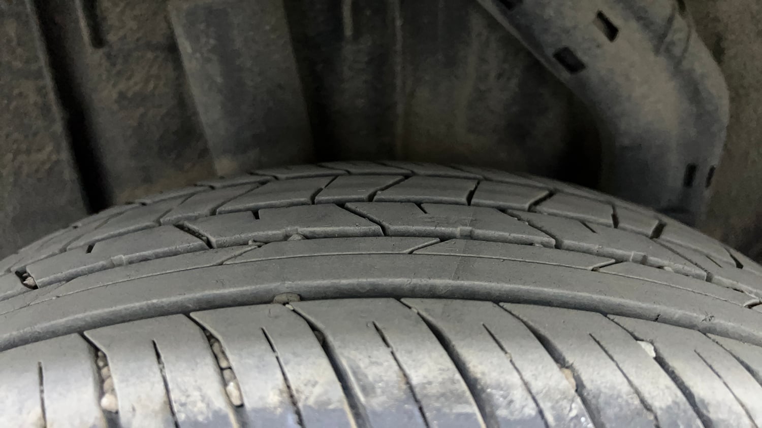 Used 2024 Nissan Magnite XE AMT Petrol Automatic tyres RIGHT REAR TYRE TREAD VIEW