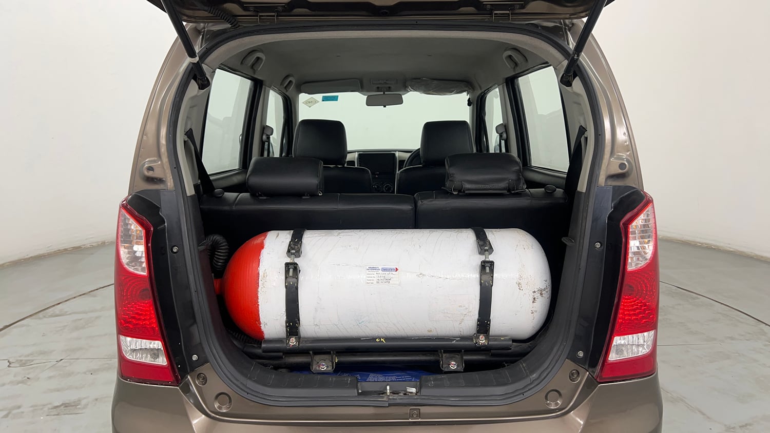 Used 2014 Maruti Suzuki Wagon R LXI CNG Cng Manual interior DICKY INSIDE VIEW