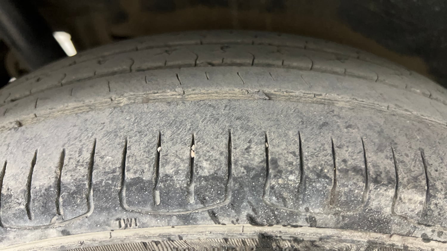 Used 2014 Maruti Suzuki Wagon R LXI CNG Cng Manual tyres RIGHT REAR TYRE TREAD VIEW
