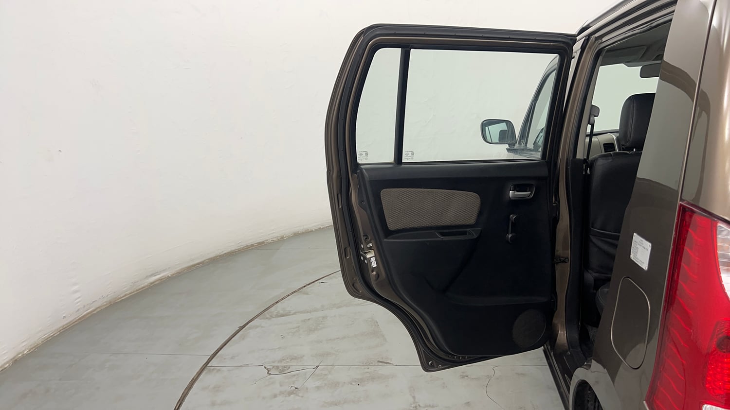Used 2014 Maruti Suzuki Wagon R LXI CNG Cng Manual interior LEFT REAR DOOR OPEN VIEW