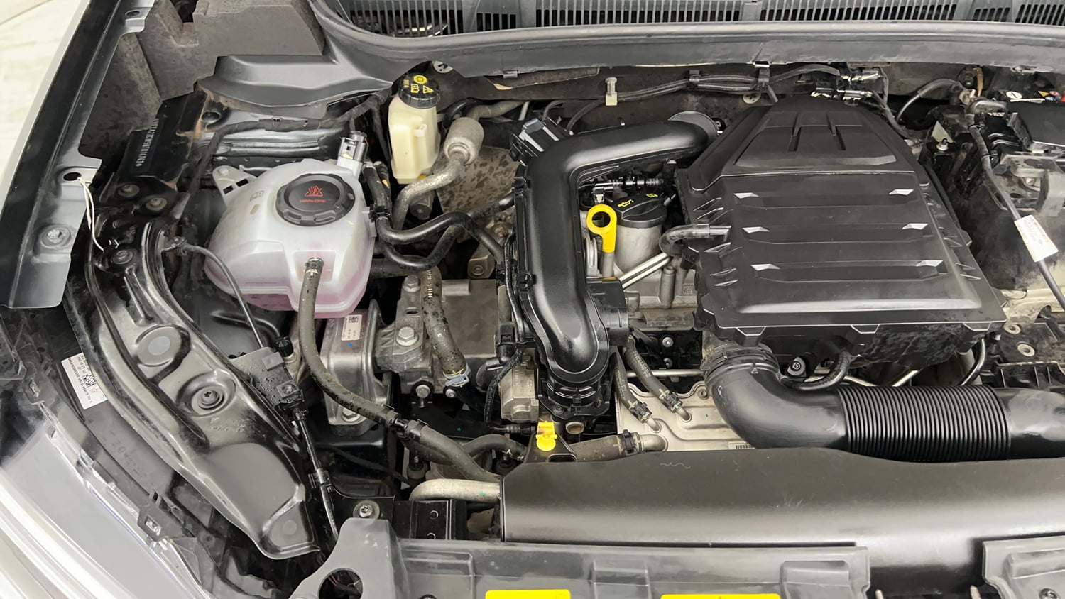 Used 2022 Volkswagen Taigun Topline 1.0 TSI MT Petrol Manual engine ENGINE RIGHT SIDE VIEW
