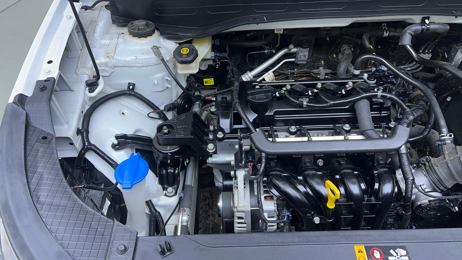 Used 2025 Hyundai Venue SX 1.2 Petrol Petrol Manual engine ENGINE RIGHT SIDE VIEW