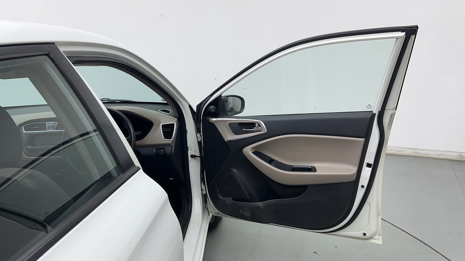 Used 2014 Hyundai Elite i20 Era 1.2 Petrol Manual interior RIGHT FRONT DOOR OPEN VIEW