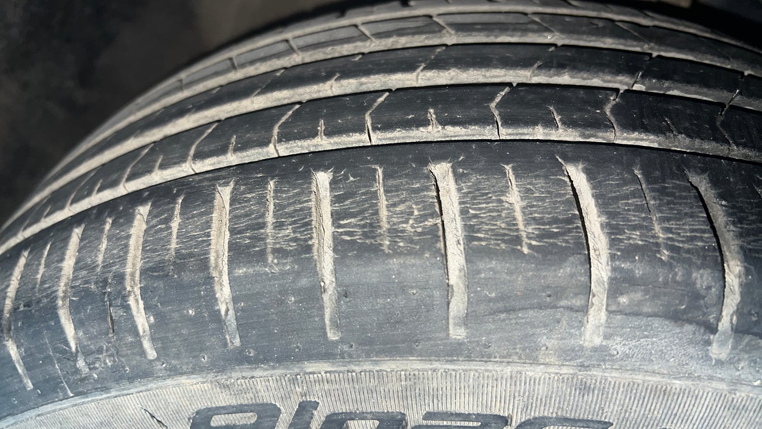 Used 2018 Maruti Suzuki Baleno Zeta 1.2 AT Petrol Automatic tyres RIGHT FRONT TYRE TREAD VIEW