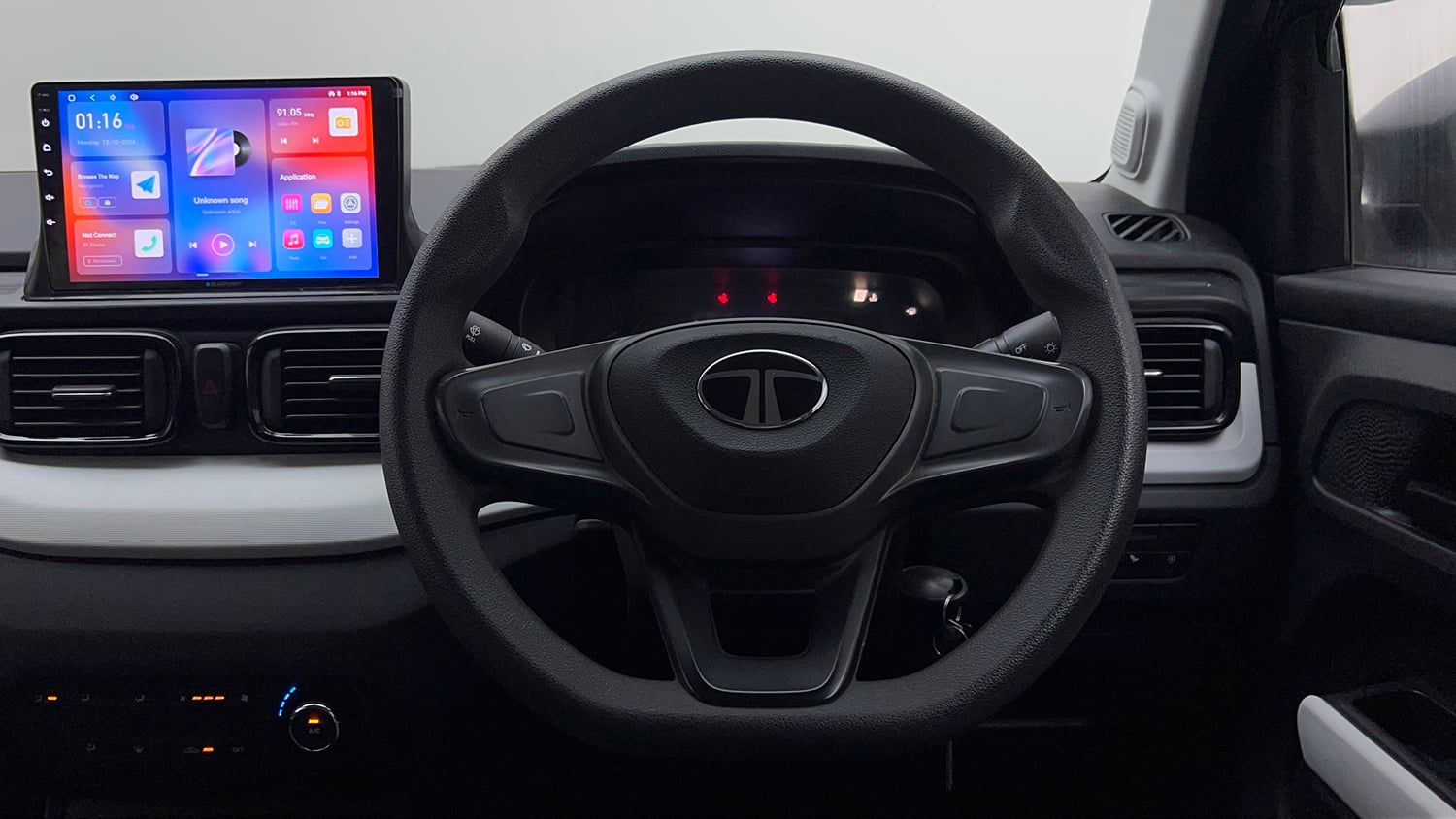 Used 2025 Tata Punch Pure MT Petrol Manual interior STEERING VIEW