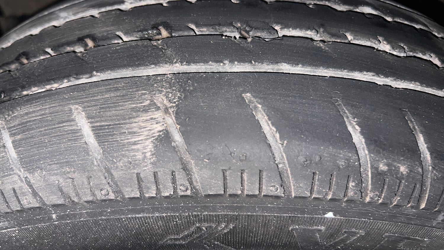 Used 2015 Maruti Suzuki Celerio ZXi AMT Petrol Automatic tyres LEFT FRONT TYRE TREAD VIEW