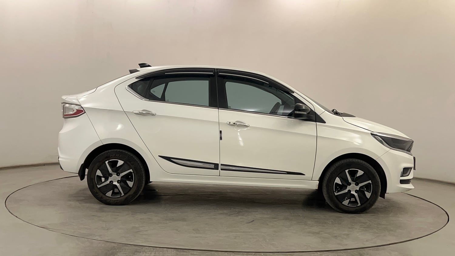 Used 2025 Tata Tigor XZA Plus iCNG Cng Automatic exterior RIGHT SIDE VIEW