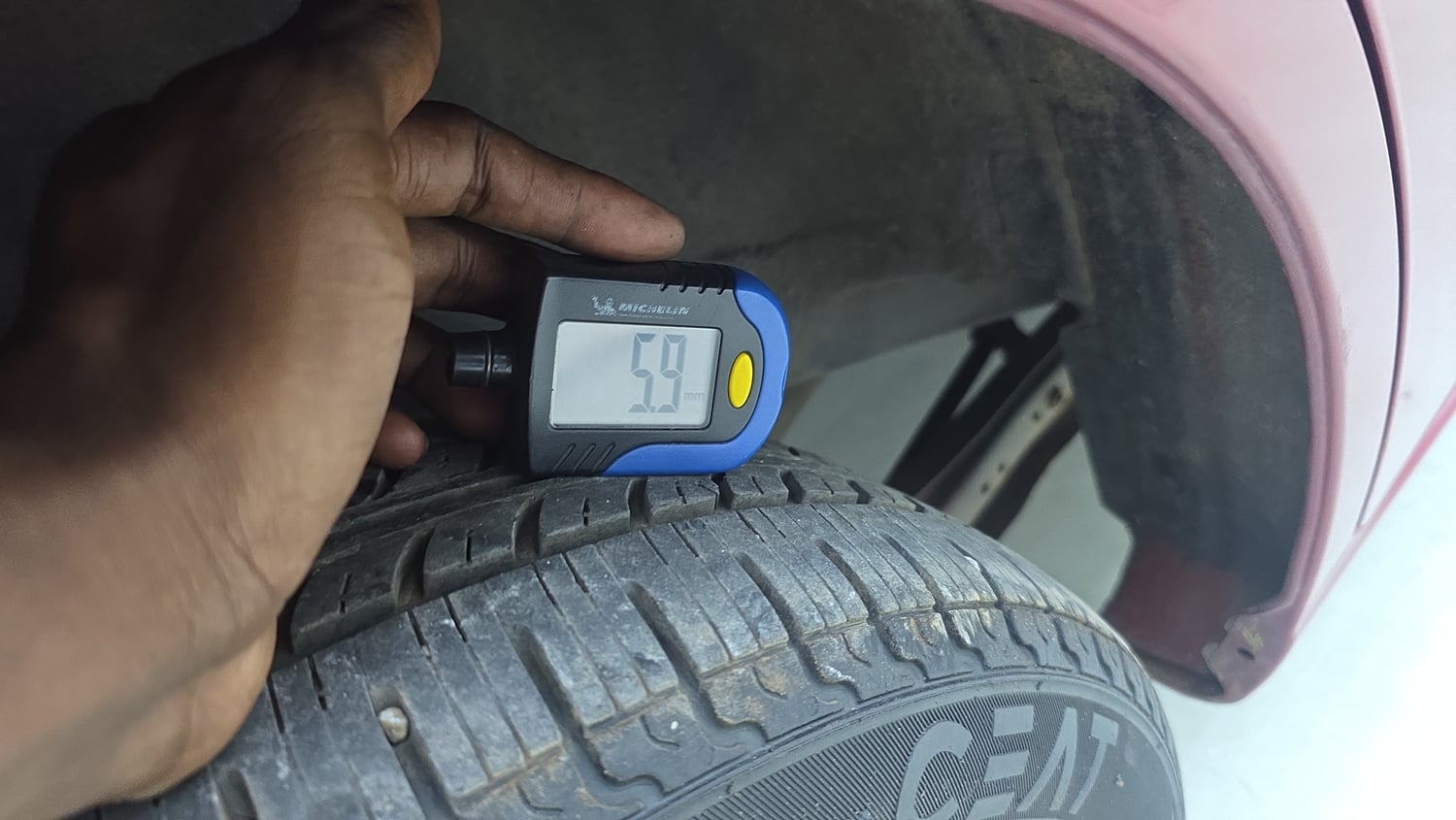 Used 2017 Maruti Suzuki Wagon R VXI Petrol Manual tyres RIGHT REAR TYRE TREAD VIEW