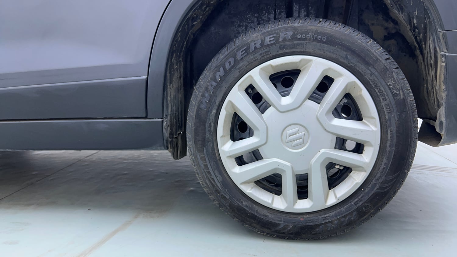 Used 2022 maruti-suzuki Vitara Brezza VXi Petrol Manual tyres LEFT REAR TYRE RIM VIEW