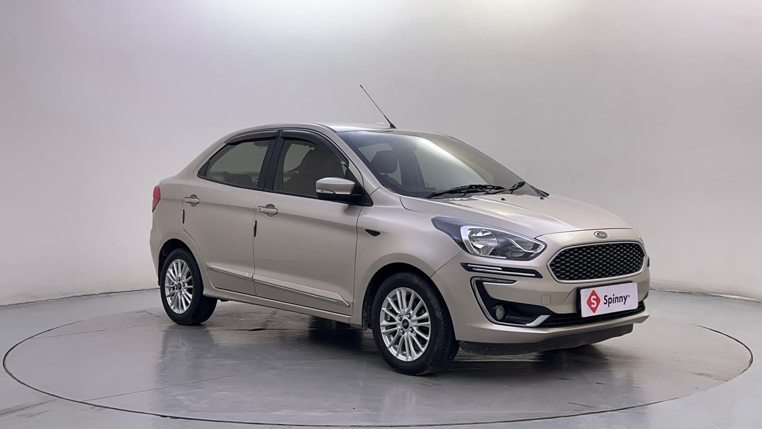 Used 2019 Ford Figo Aspire Titanium 1.2 Ti-VCT Petrol Manual exterior RIGHT FRONT CORNER VIEW