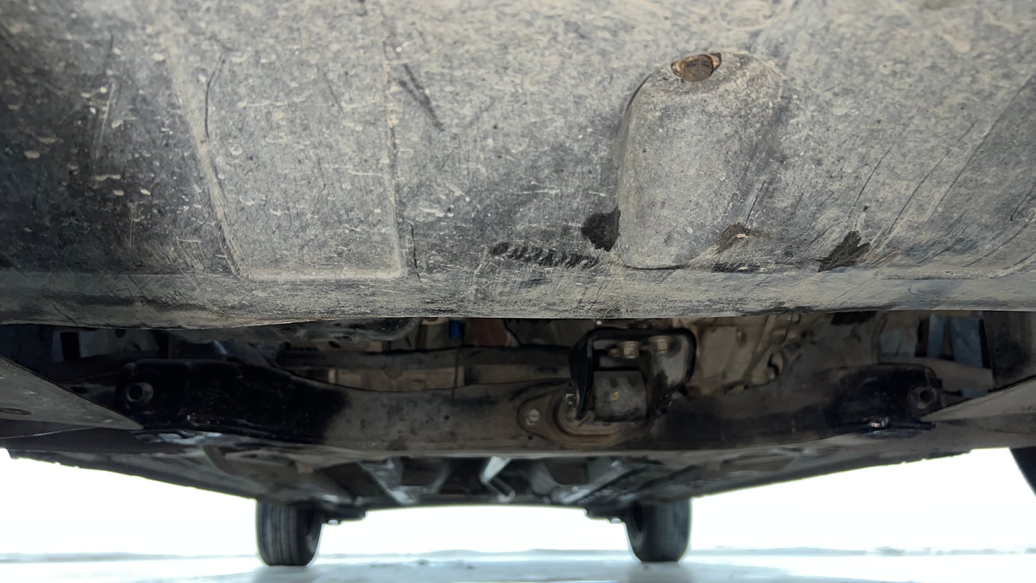 Used 2017 Hyundai Elite i20 Sportz 1.2 Petrol Manual extra FRONT LEFT UNDERBODY VIEW