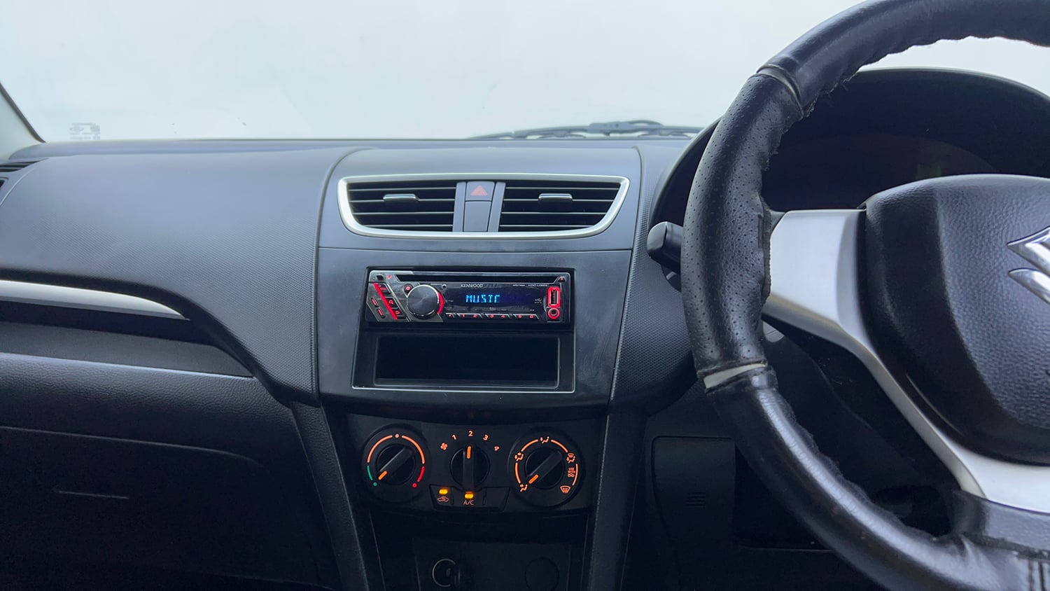 Used 2012 Maruti Suzuki Swift VXi Petrol Manual interior MUSIC SYSTEM & AC CONTROL VIEW