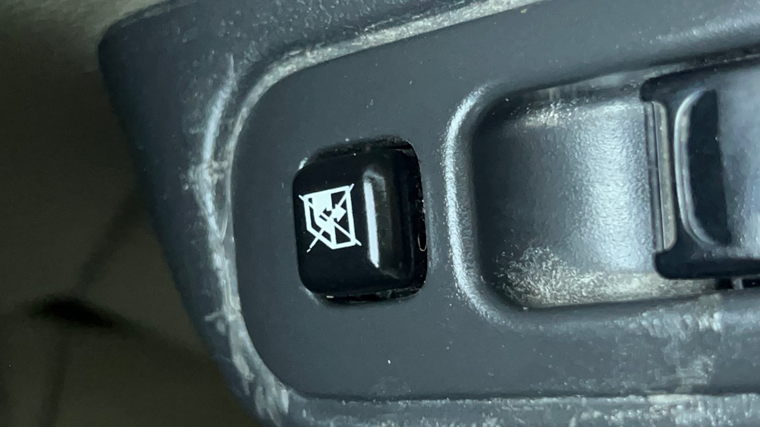 Used 2014 Maruti Suzuki Celerio LXi Petrol Manual top_features Adjustable ORVM