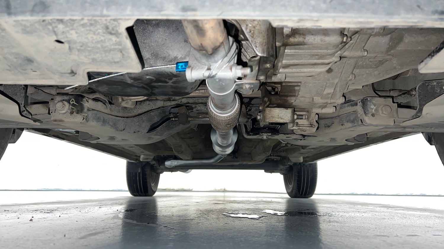 Used 2018 Tata Nexon XZ Plus Petrol Manual extra FRONT LEFT UNDERBODY VIEW