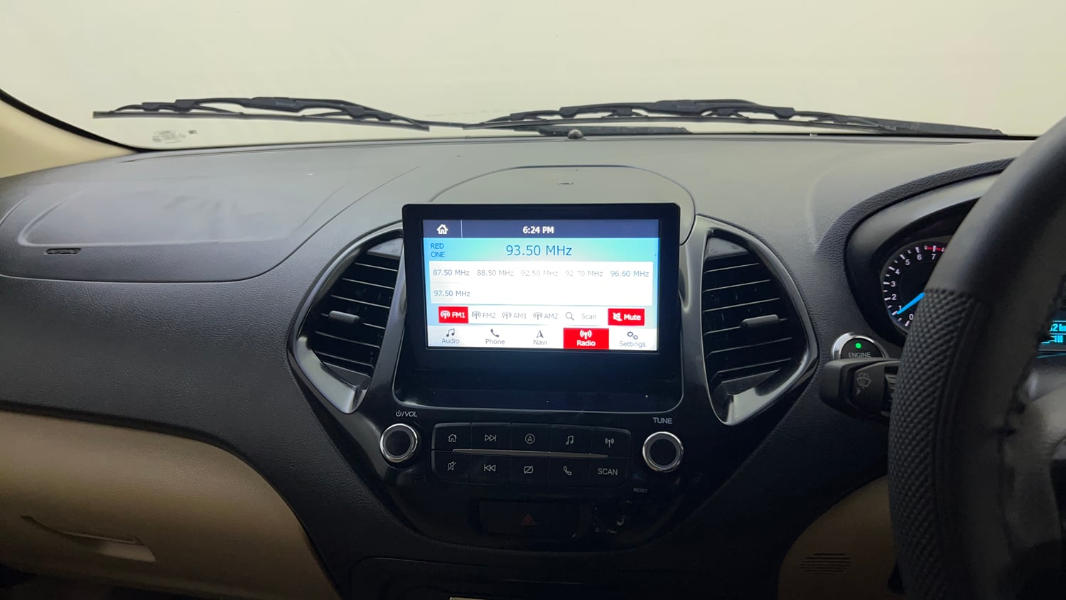 Used 2019 Ford Figo Aspire Titanium 1.2 Ti-VCT Petrol Manual top_features Integrated (in-dash) music system