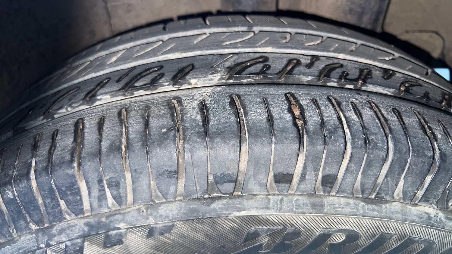 Used 2015 Hyundai Elite i20 Sportz 1.2 Petrol Manual tyres LEFT REAR TYRE TREAD VIEW