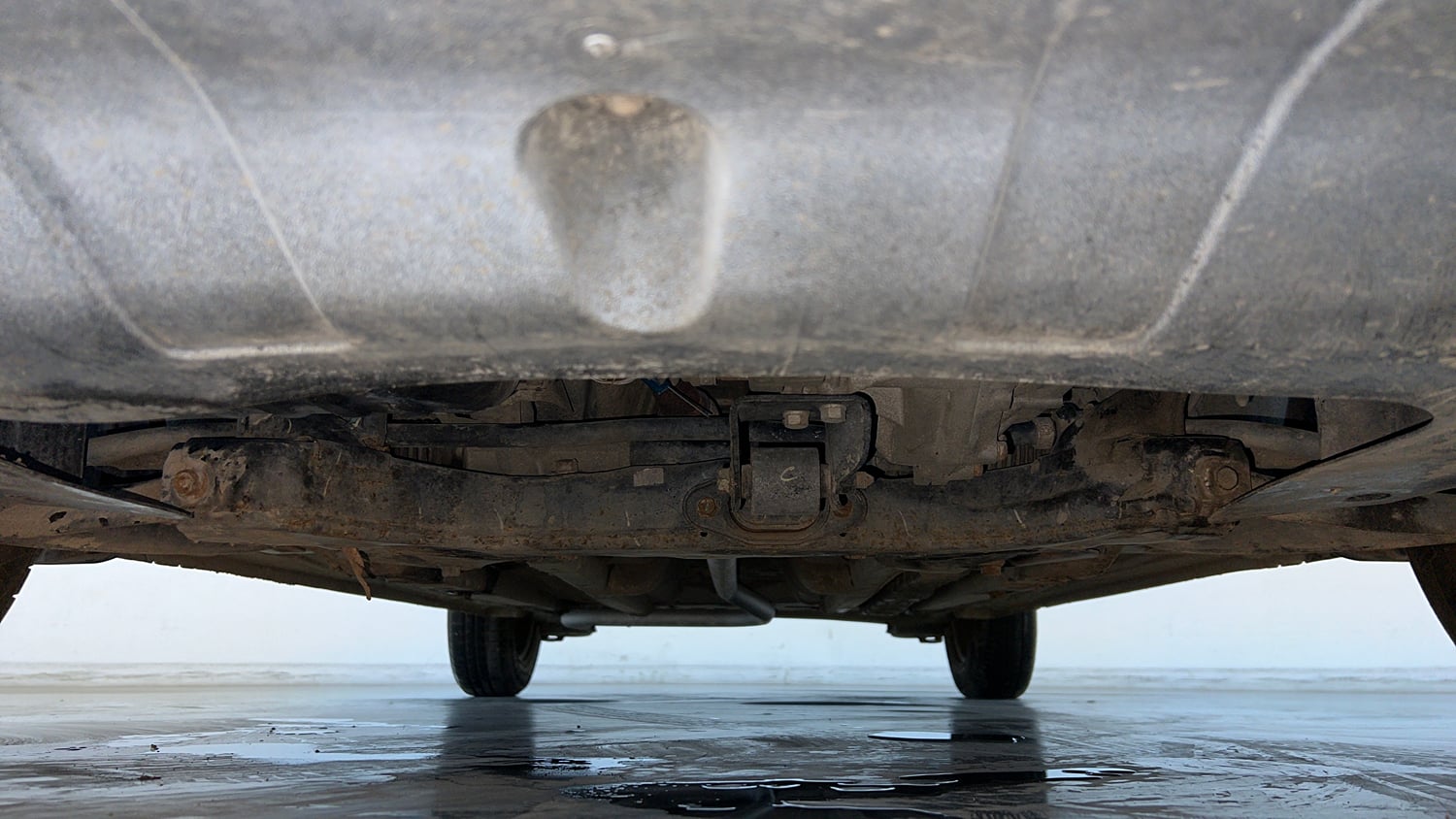 Used 2014 Hyundai Elite i20 Era 1.2 Petrol Manual extra FRONT LEFT UNDERBODY VIEW