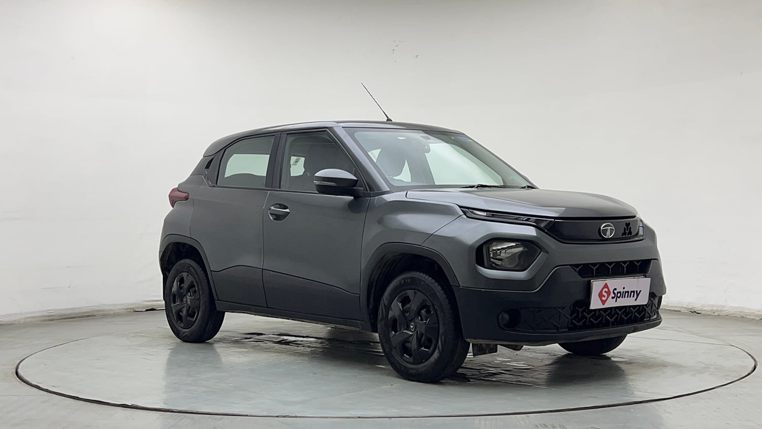 Used 2022 Tata Punch Adventure MT Petrol Manual exterior RIGHT FRONT CORNER VIEW
