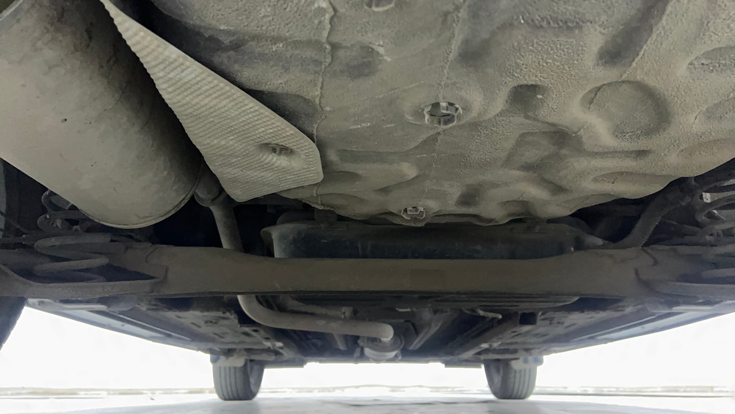 Used 2023 Nissan Magnite XV Premium Turbo CVT Dual Tone Petrol Automatic extra REAR UNDERBODY VIEW (TAKEN FROM REAR)