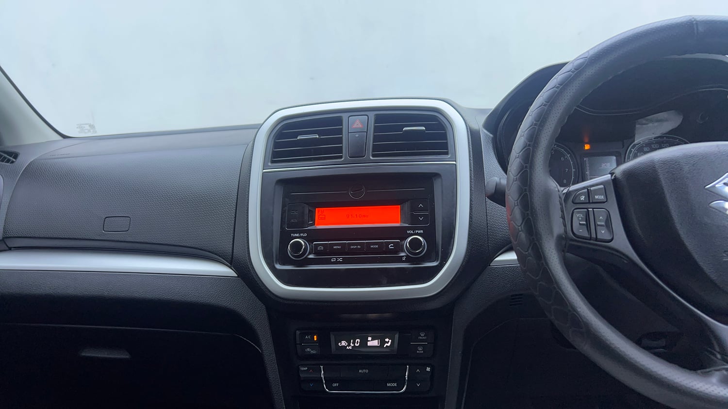 Used 2022 maruti-suzuki Vitara Brezza VXi Petrol Manual interior MUSIC SYSTEM & AC CONTROL VIEW