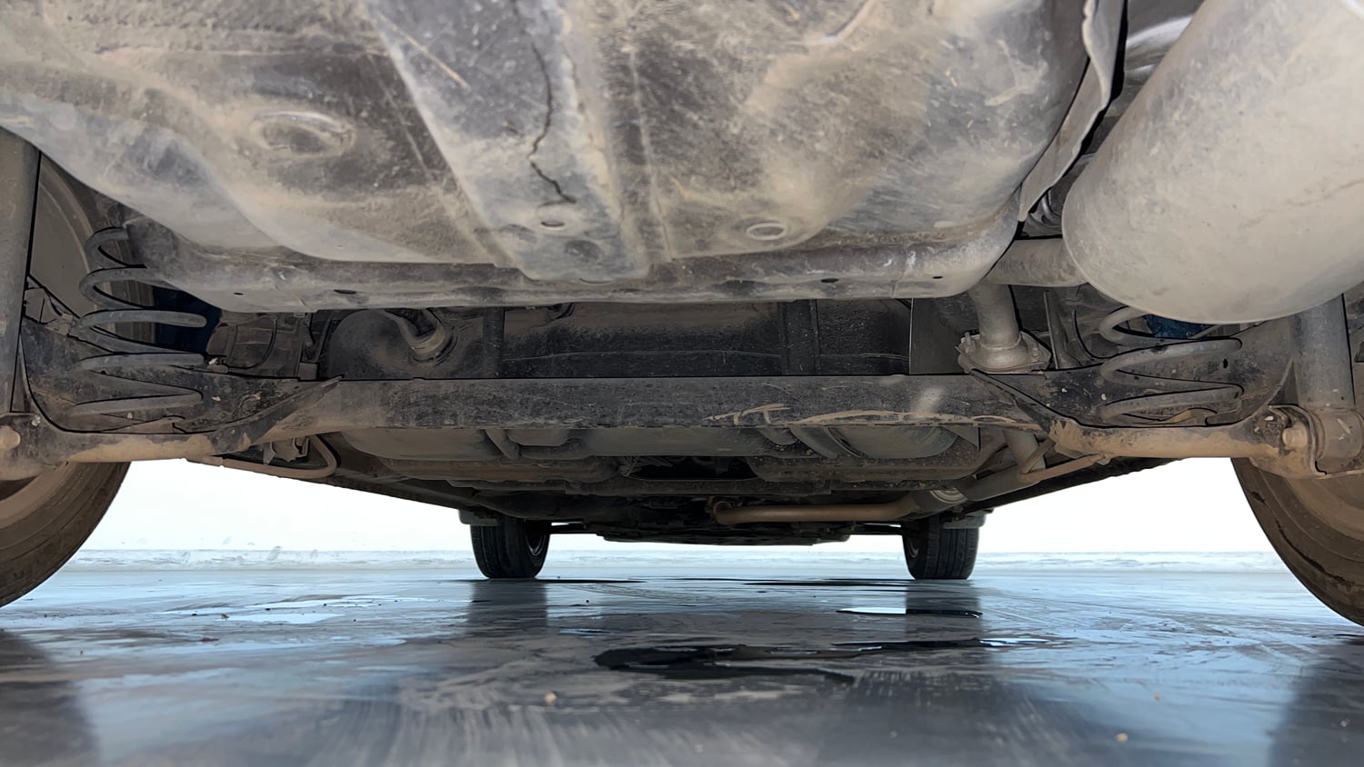 Used 2017 Honda City V CVT Petrol Petrol Automatic extra REAR UNDERBODY VIEW (TAKEN FROM REAR)
