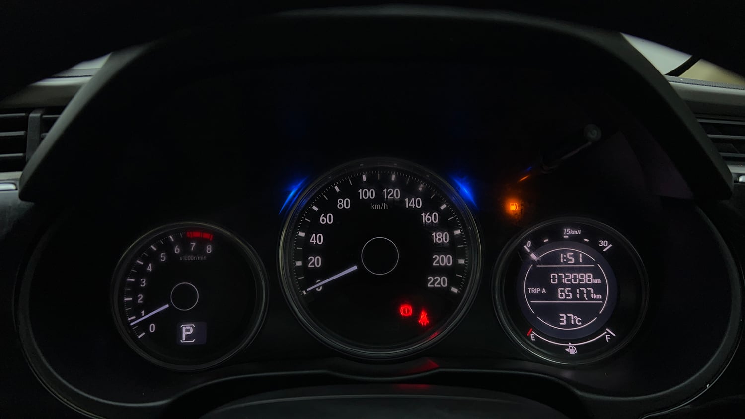 Used 2017 Honda City V CVT Petrol Petrol Automatic interior CLUSTERMETER VIEW