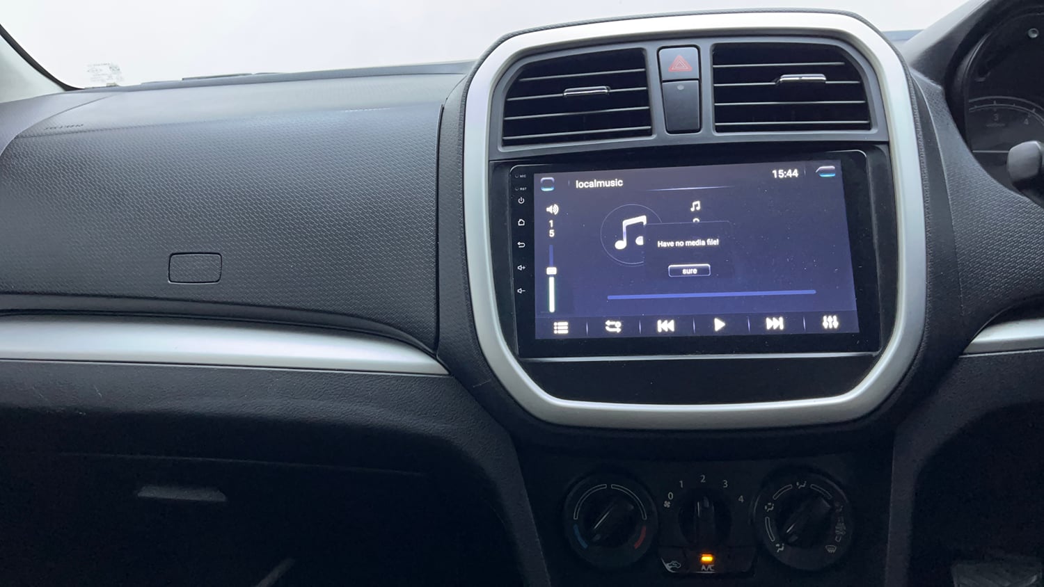 Used 2019 maruti-suzuki Vitara Brezza VDi AGS Diesel Automatic interior MUSIC SYSTEM & AC CONTROL VIEW