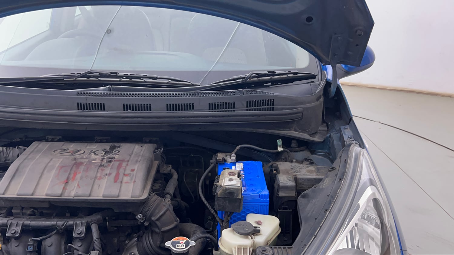Used 2019 Hyundai Xcent S Petrol Manual engine ENGINE LEFT SIDE HINGE & APRON VIEW