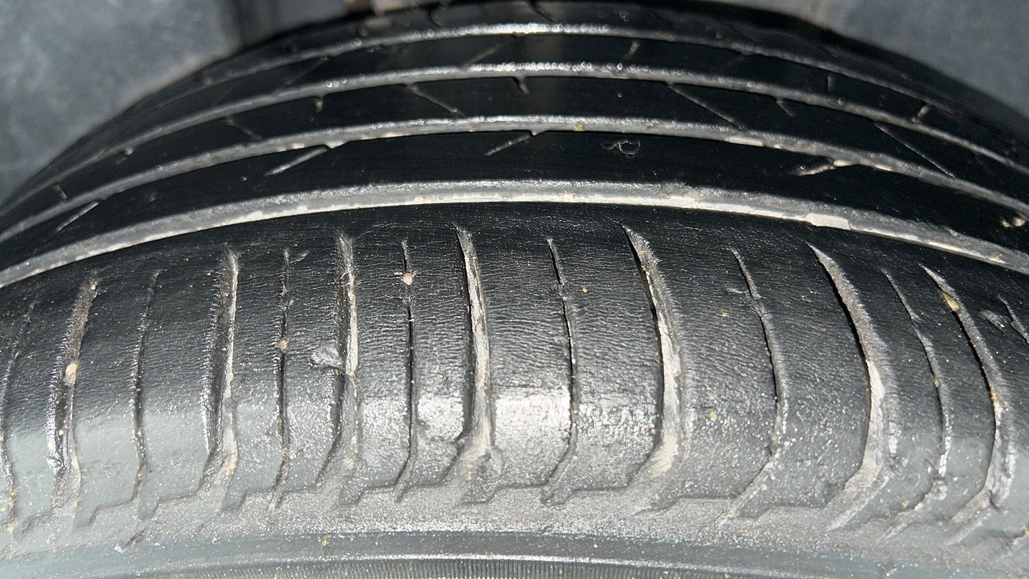 Used 2022 Skoda Slavia Style 1.0L TSI MT Petrol Manual tyres RIGHT REAR TYRE TREAD VIEW
