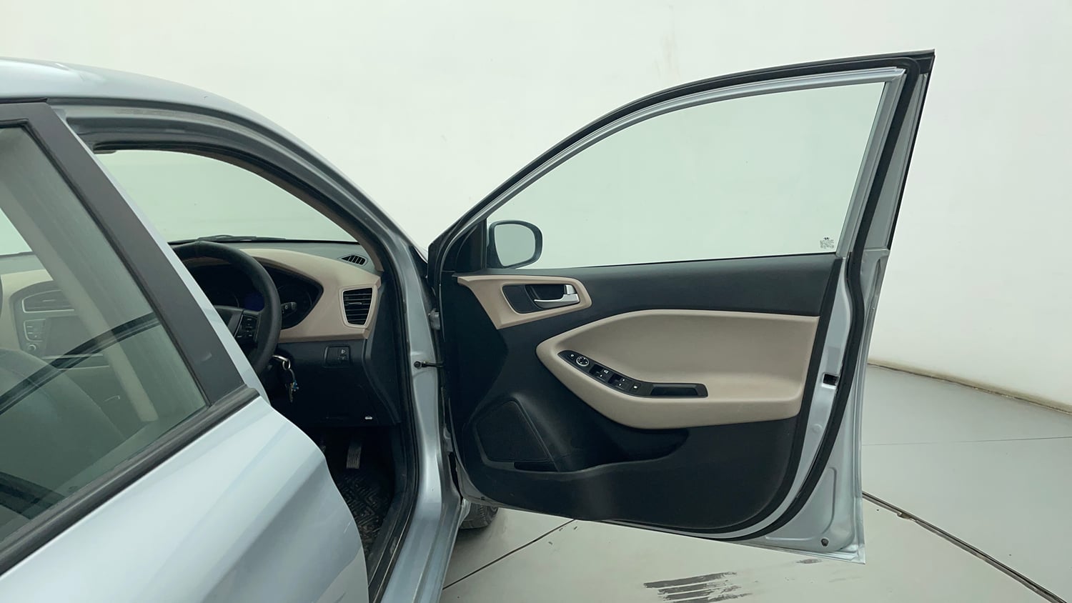 Used 2020 Hyundai Elite i20 Sportz Plus 1.2 Petrol Manual interior RIGHT FRONT DOOR OPEN VIEW