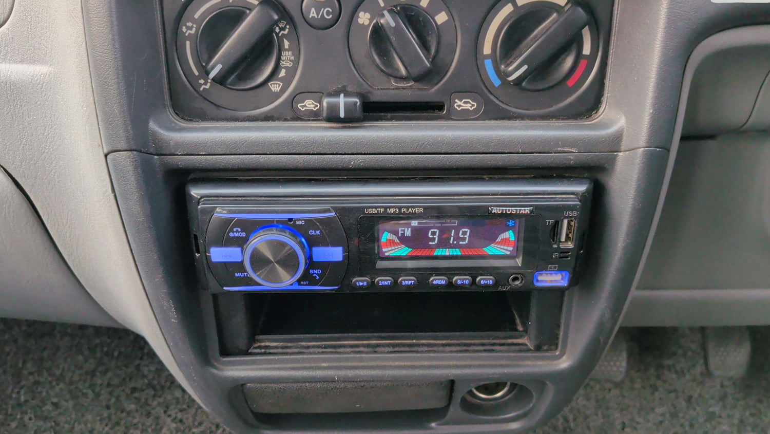 Used 2013 Maruti Suzuki Alto K10 VXi Petrol Manual interior MUSIC SYSTEM & AC CONTROL VIEW