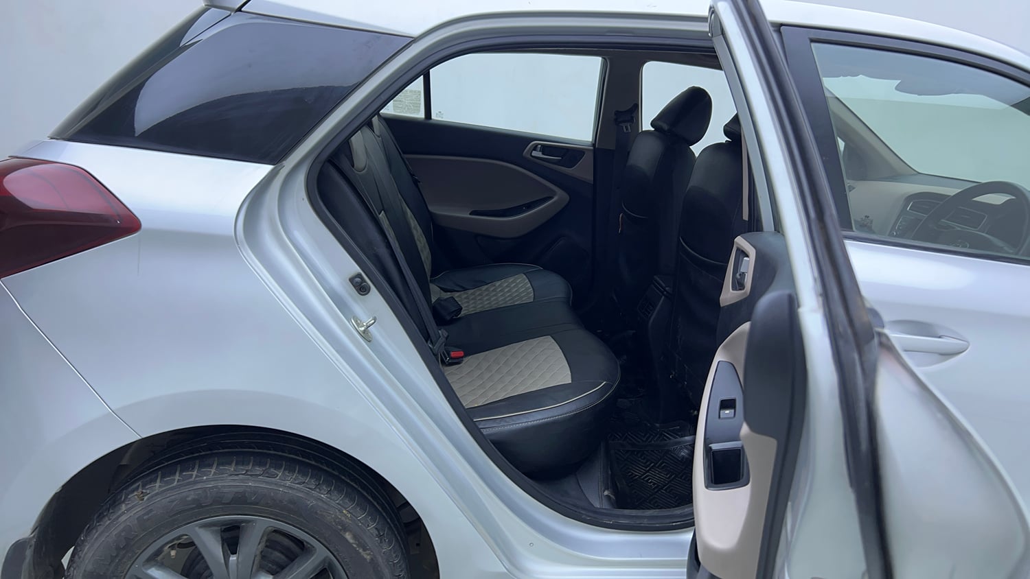 Used 2018 Hyundai Elite i20 Asta 1.2 Petrol Manual interior RIGHT SIDE REAR DOOR CABIN VIEW