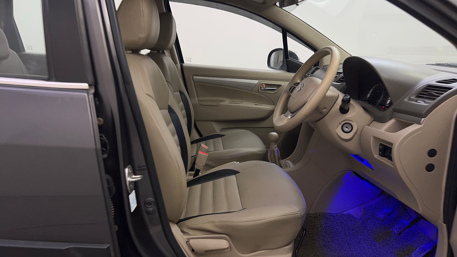 Used 2017 Maruti Suzuki Ertiga VXI Petrol Manual interior RIGHT SIDE FRONT DOOR CABIN VIEW