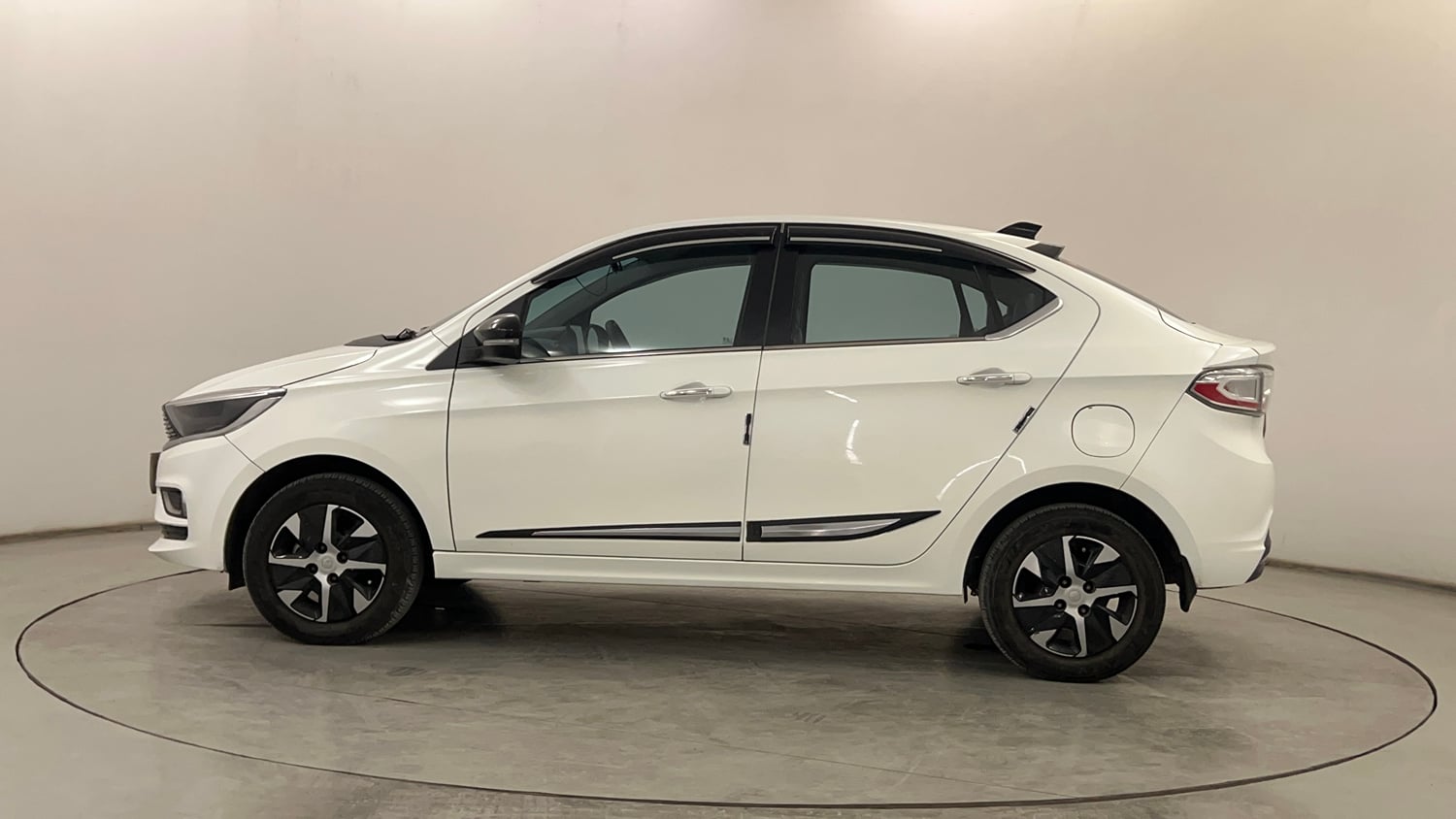 Used 2025 Tata Tigor XZA Plus iCNG Cng Automatic exterior LEFT SIDE VIEW
