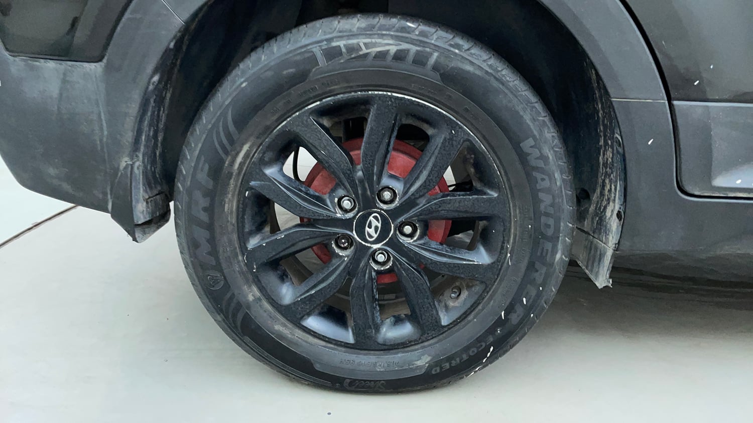 Used 2018 Hyundai Creta SX 1.6 CRDi Diesel Manual tyres RIGHT REAR TYRE RIM VIEW