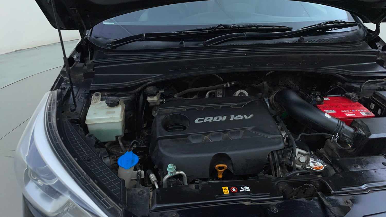Used 2018 Hyundai Creta SX 1.6 CRDi Diesel Manual engine ENGINE RIGHT SIDE HINGE & APRON VIEW