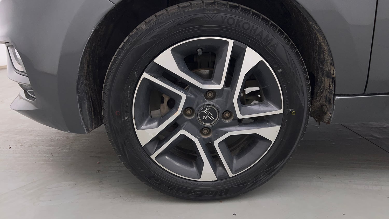 Used 2023 Tata Tiago XZ Plus Petrol Manual tyres LEFT FRONT TYRE RIM VIEW