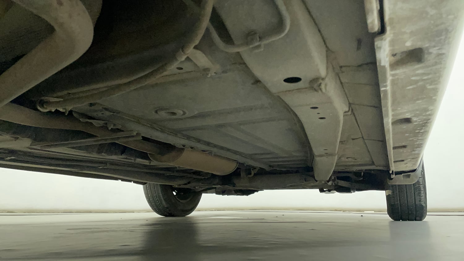 Used 2017 Maruti Suzuki Baleno Delta 1.2 Petrol Manual extra REAR RIGHT UNDERBODY VIEW