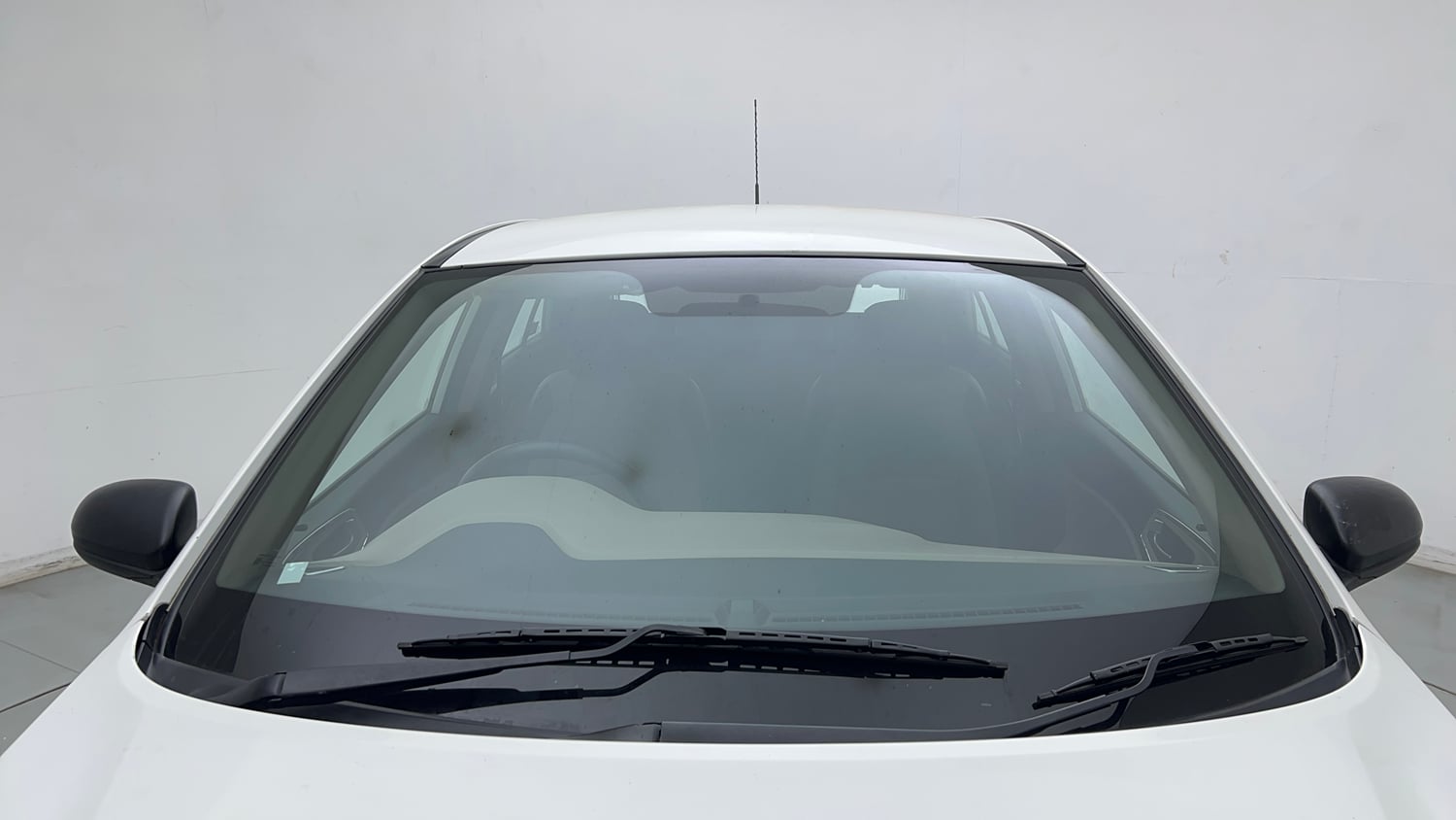 Used 2014 Hyundai Elite i20 Era 1.2 Petrol Manual exterior FRONT WINDSHIELD VIEW
