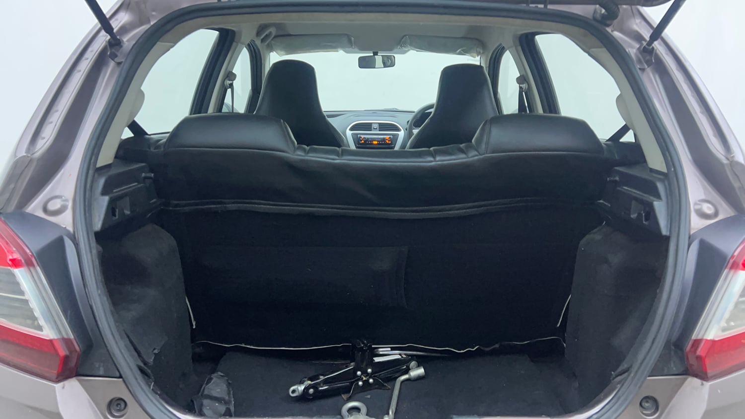 Used 2016 Tata Tiago Revotron XM Petrol Manual interior DICKY INSIDE VIEW