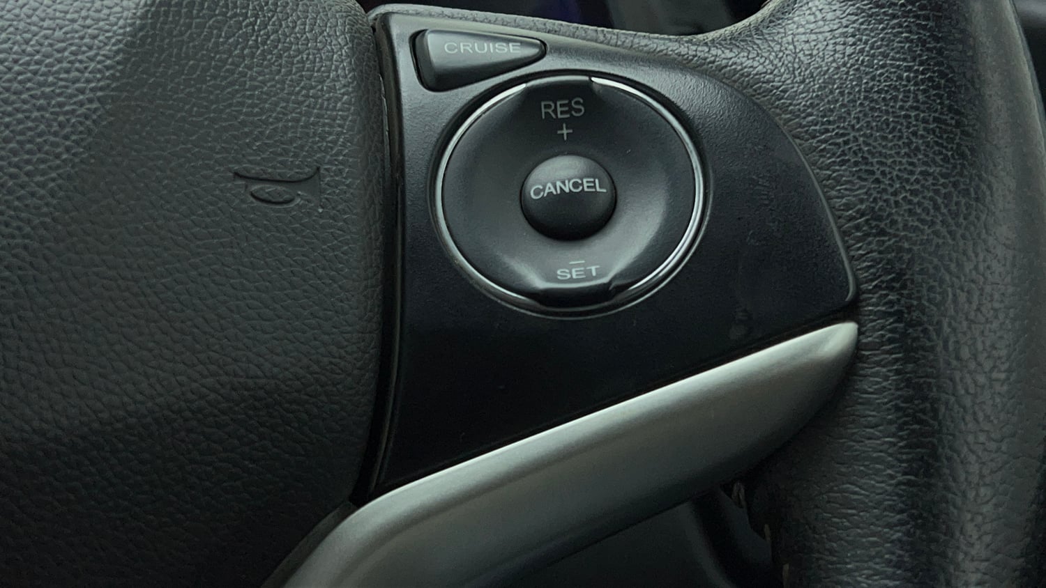 Used 2022 Honda WR-V VX MT Petrol Petrol Manual top_features Cruise control
