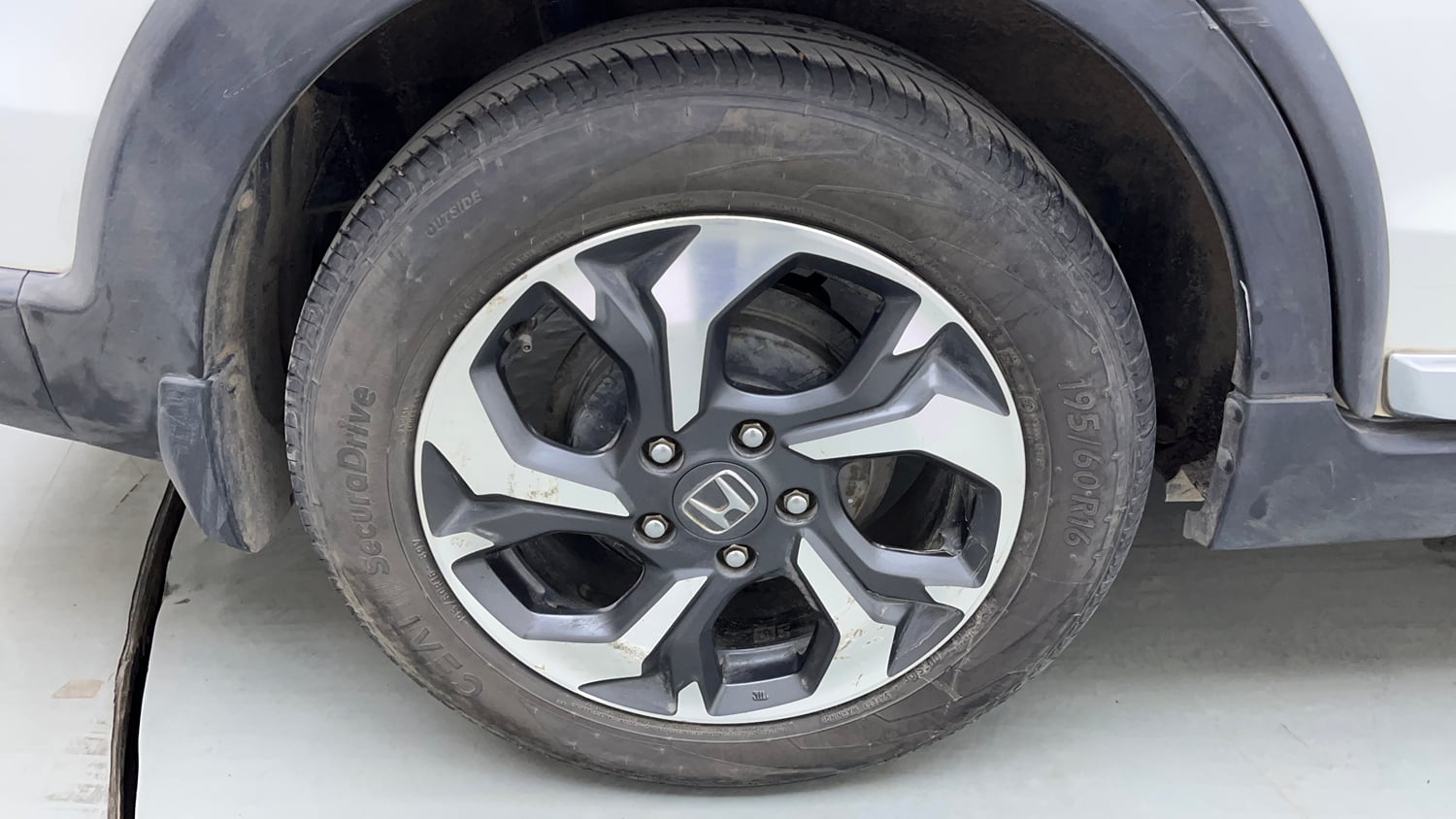Used 2017 Honda BR-V VX Diesel Diesel Manual tyres RIGHT REAR TYRE RIM VIEW
