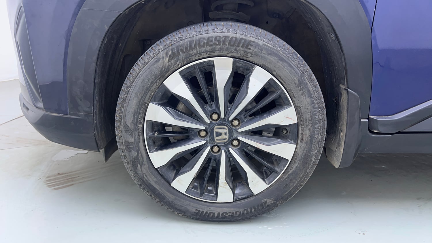 Used 2023 Honda Elevate VX MT Petrol Manual tyres LEFT FRONT TYRE RIM VIEW