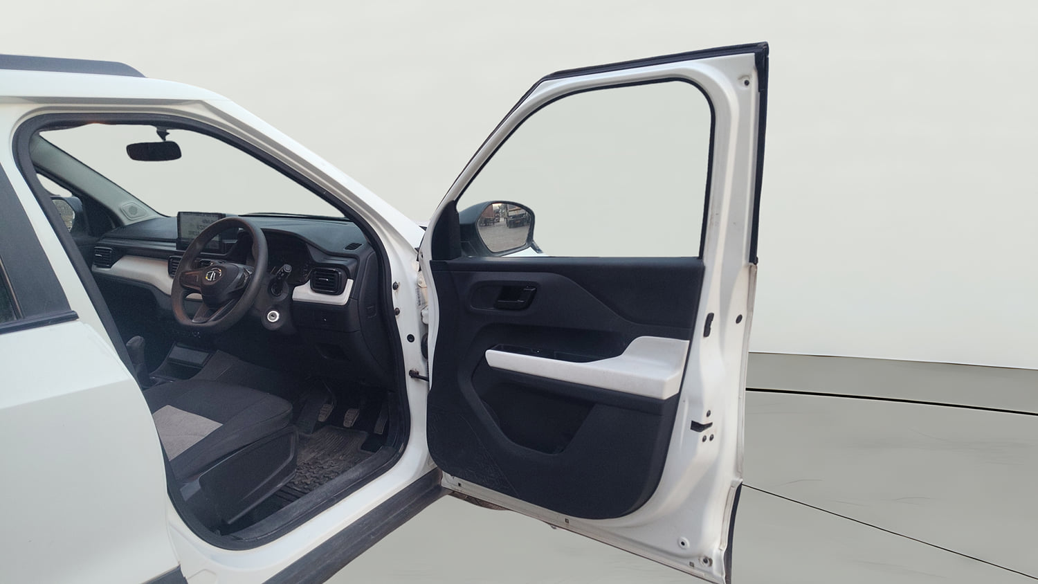 Used 2022 Tata Punch Pure MT Petrol Manual interior RIGHT FRONT DOOR OPEN VIEW