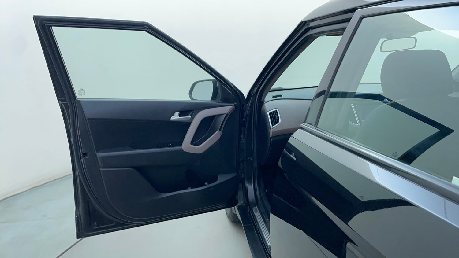 Used 2018 Hyundai Creta SX 1.6 CRDi Diesel Manual interior LEFT FRONT DOOR OPEN VIEW
