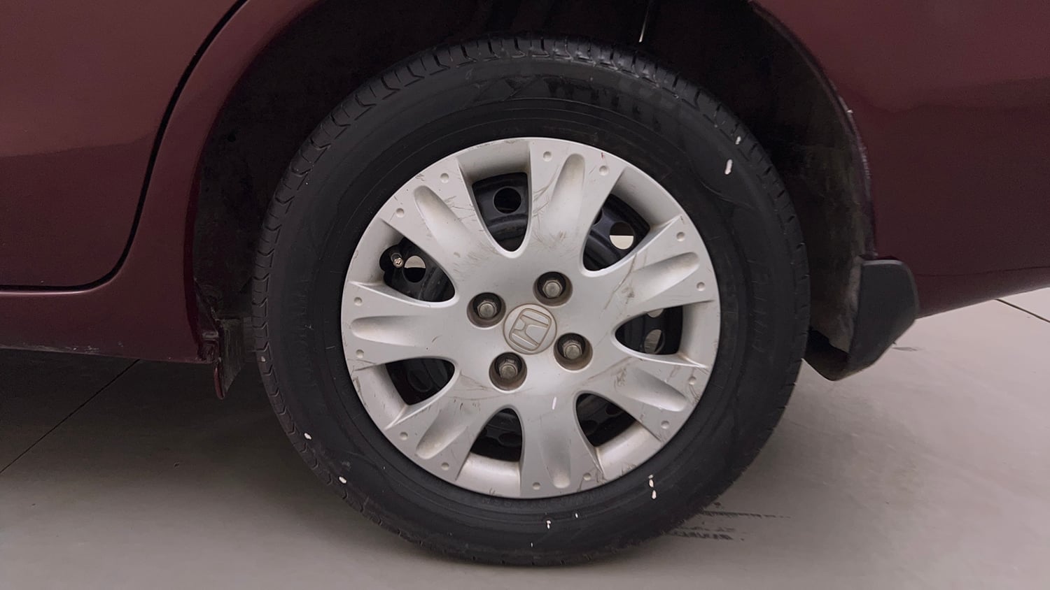 Used 2015 Honda Amaze 1.2 S i-VTEC Petrol Manual tyres LEFT REAR TYRE RIM VIEW