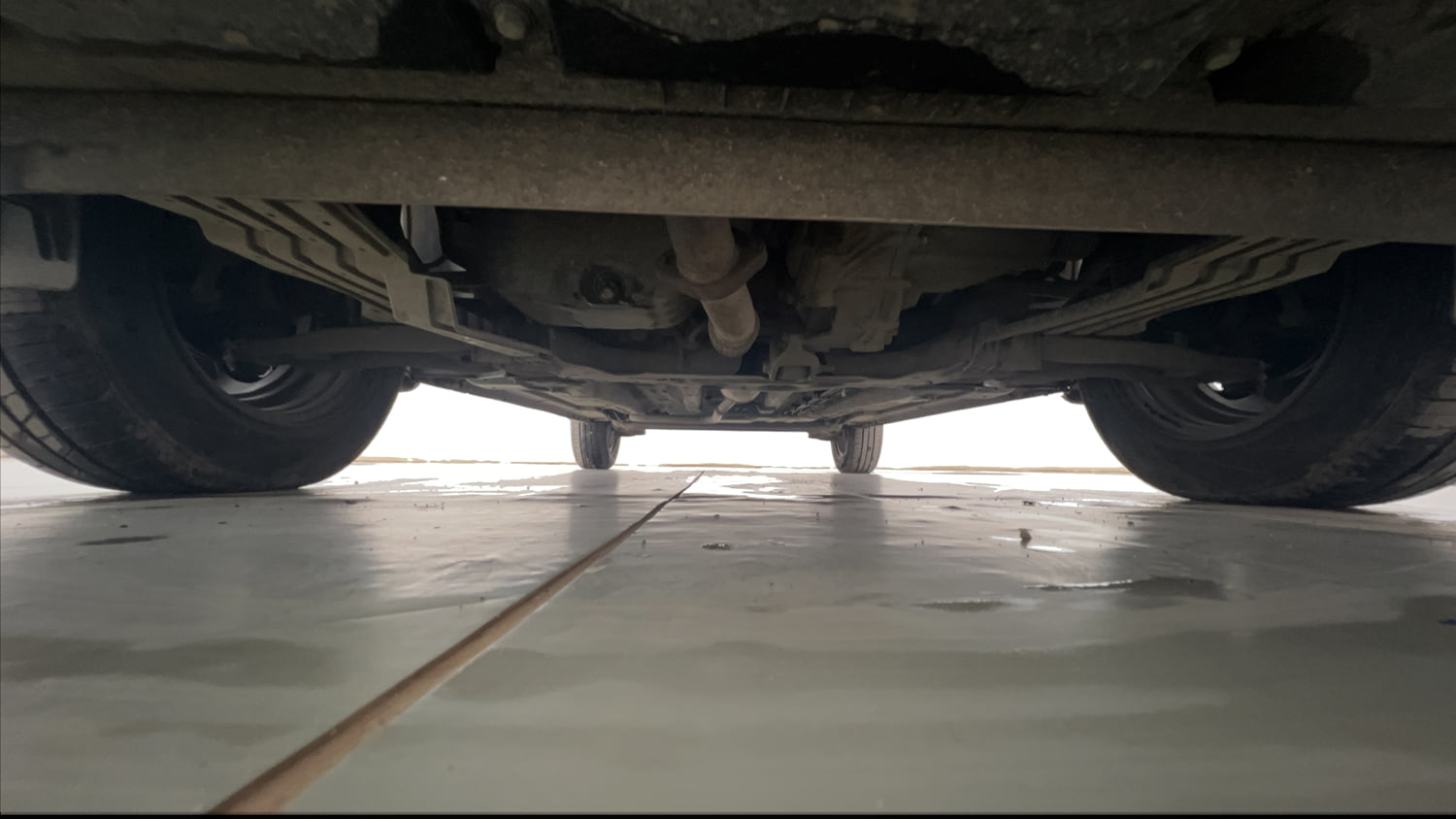 Used 2023 Tata Punch Accomplished MT Petrol Manual extra FRONT LEFT UNDERBODY VIEW