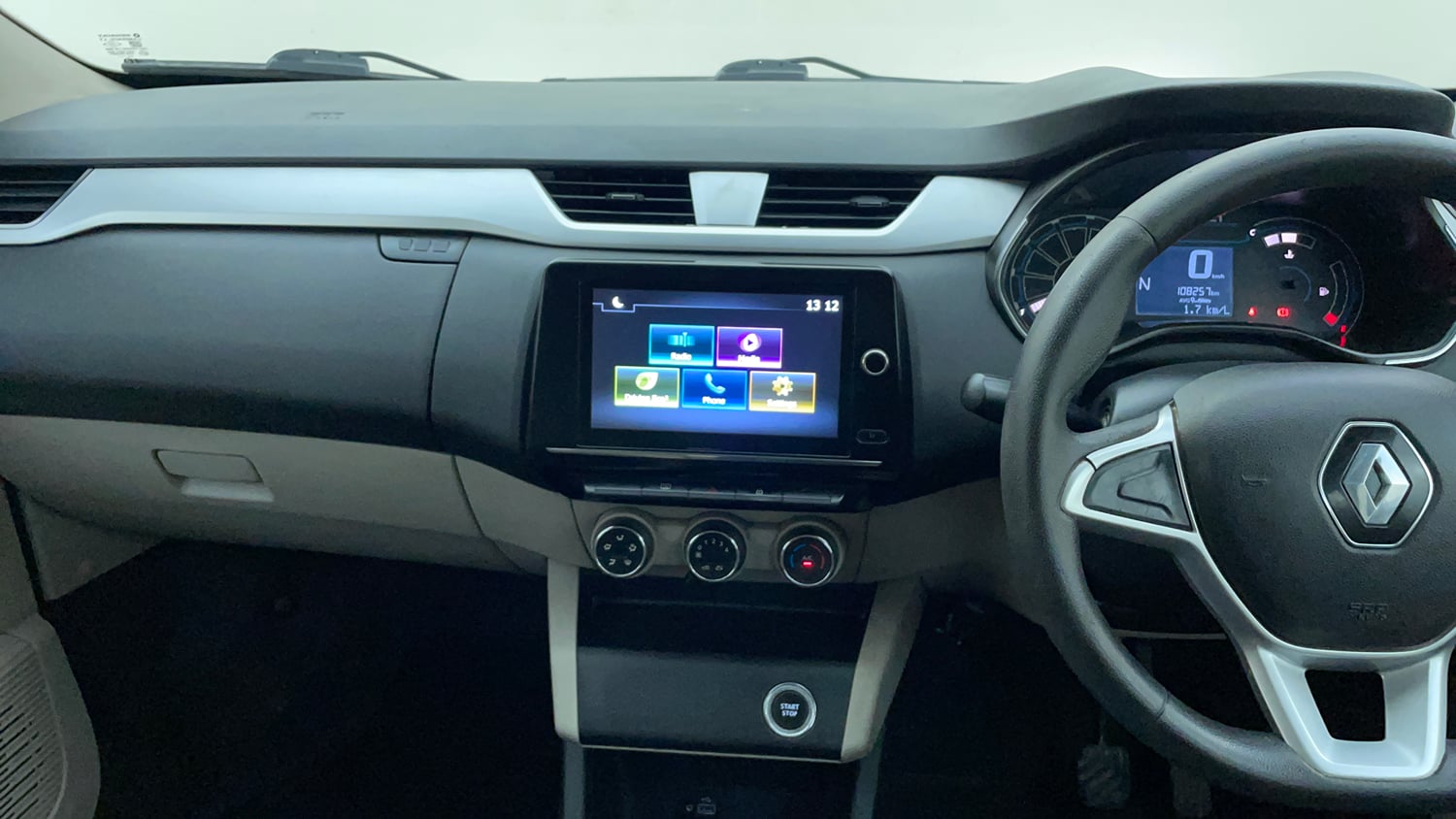 Used 2020 Renault Triber RXZ EASY-R AMT Petrol Automatic interior MUSIC SYSTEM & AC CONTROL VIEW