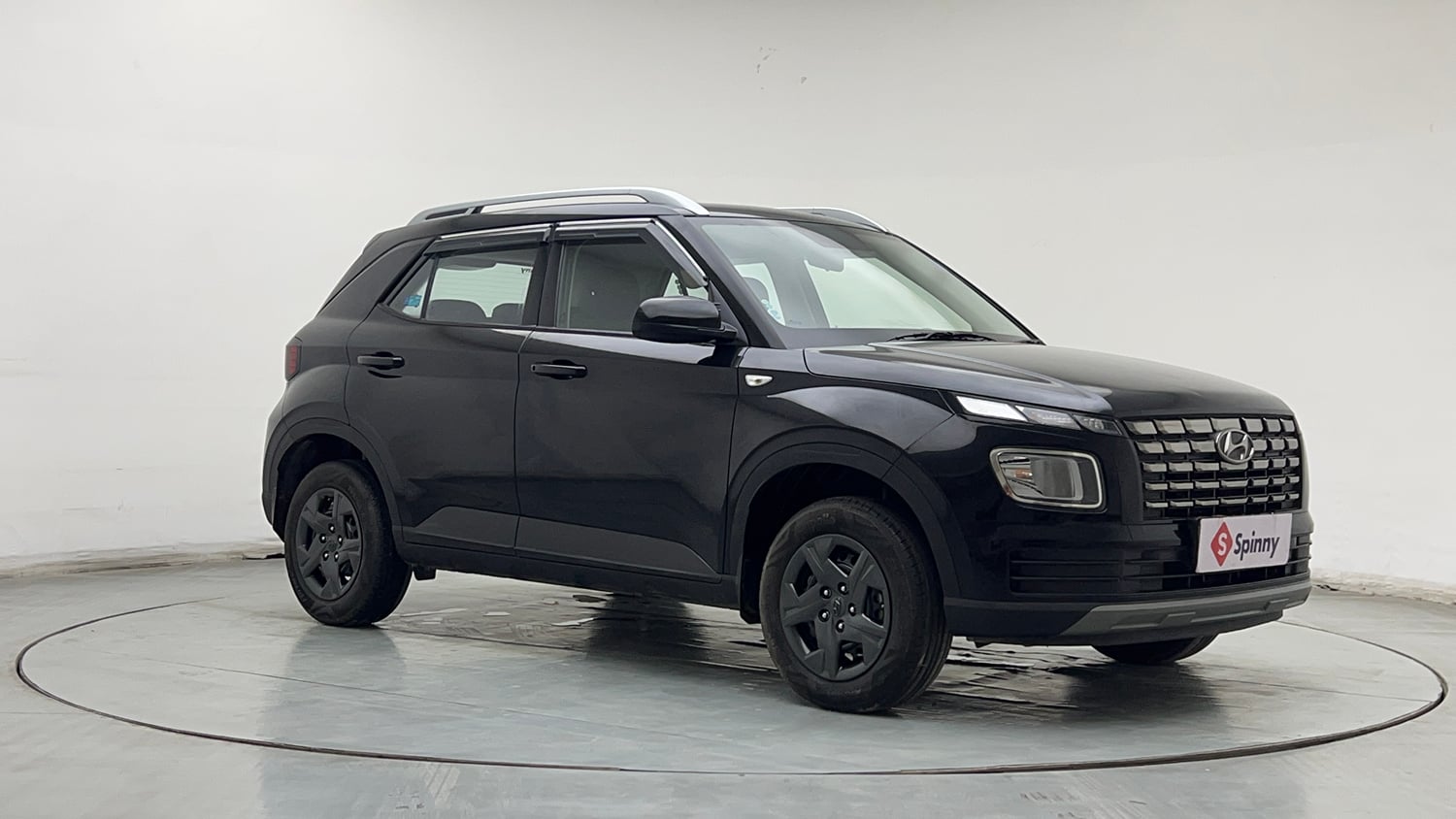 Used 2024 Hyundai Venue S 1.2 Petrol Petrol Manual exterior RIGHT FRONT CORNER VIEW